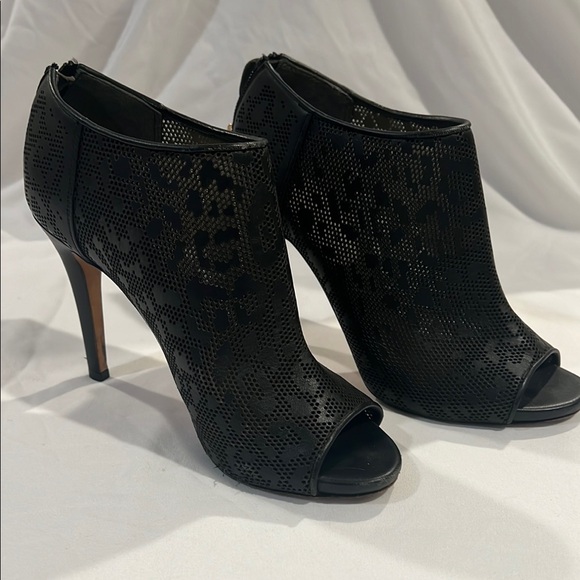 Jimmy Choo Black Peep Toe Heels w/box and bag - Picture 4 of 11